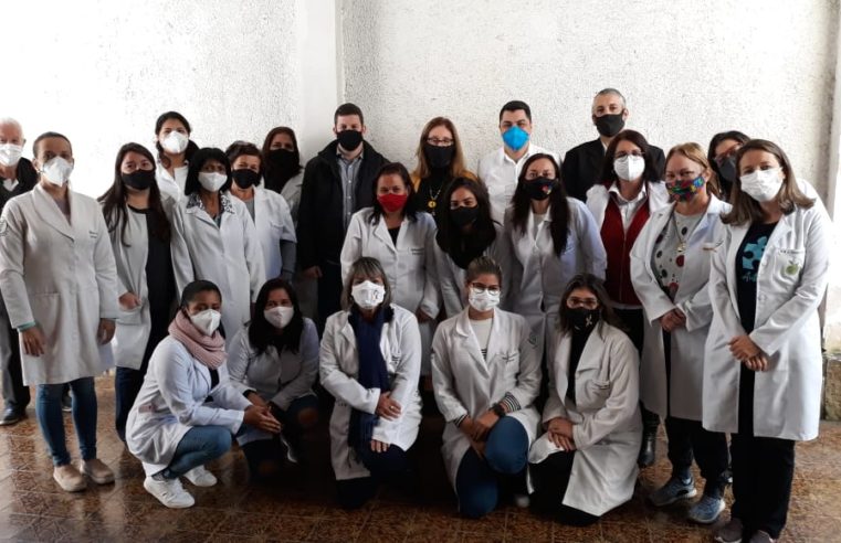 Em visita ao Gaape, prefeito interino Hingo Hammes discute criação de protocolo para melhorar diagnóstico e atendimento de pessoas com autismo