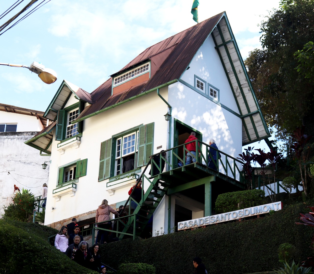 Museus Casa de Santos Dumont e Casa do Colono reabrem hoje ao público