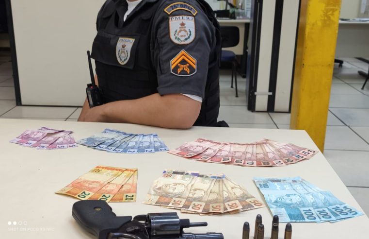 Polícia Militar apreende arma com homem no Quitandinha