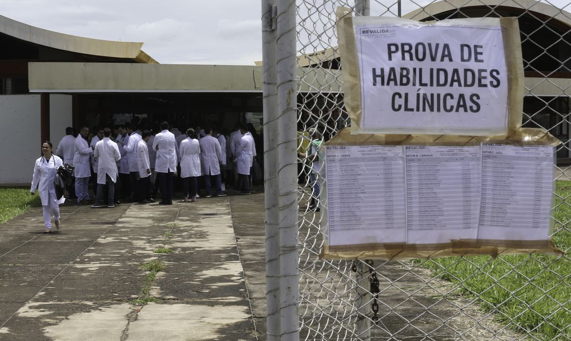 Inscrição em exame de revalidação de diploma médico começa hoje às 18h