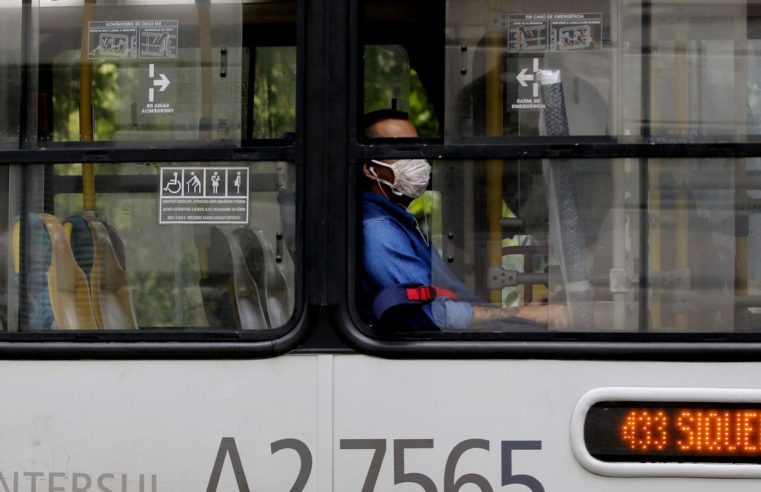 Covid-19: mortes continuam a cair e casos oscilam positivamente