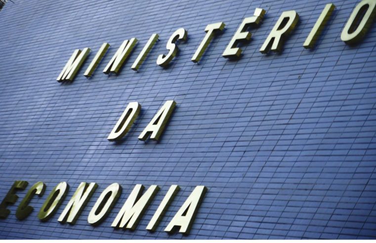 Recadastramento de aposentados é suspenso até 30 de junho