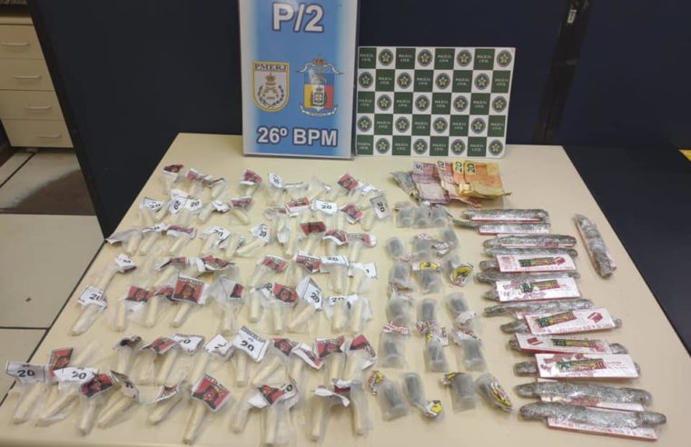 Menor é apreendido após ser flagrado com drogas