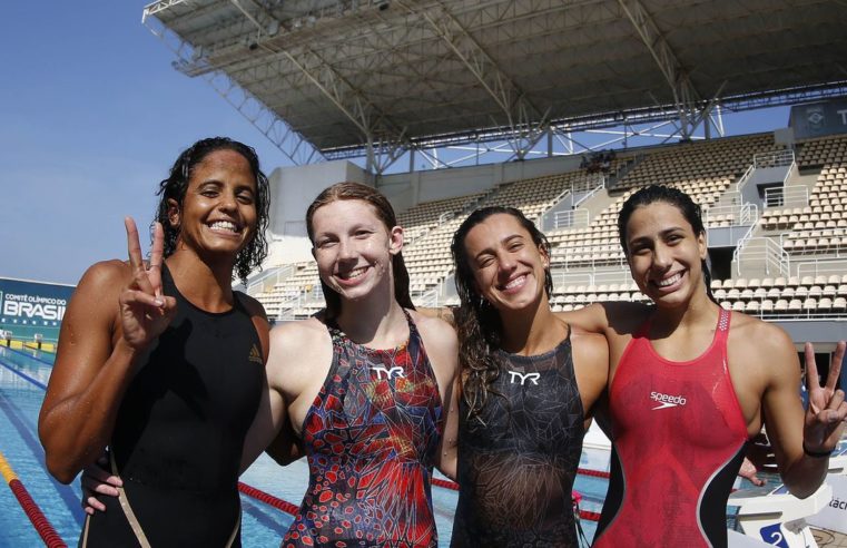 Etiene Medeiros celebra vaga em Tóquio no revezamento 4×100 livre