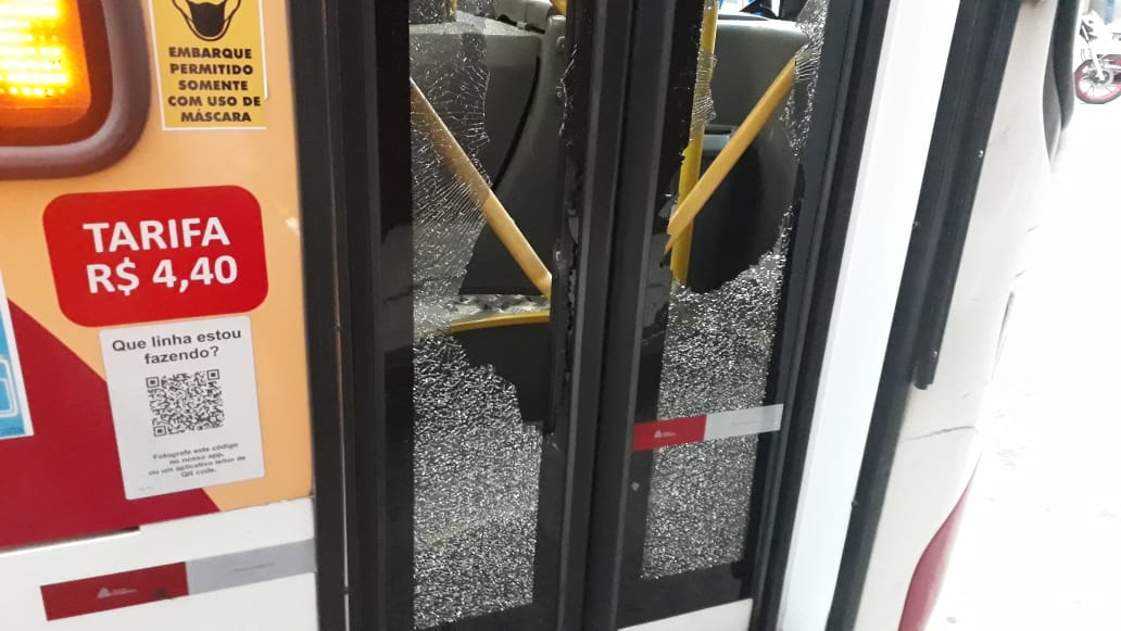 Vandalismo assusta passageiros e colaboradores da Petro Ita no Alto da Serra