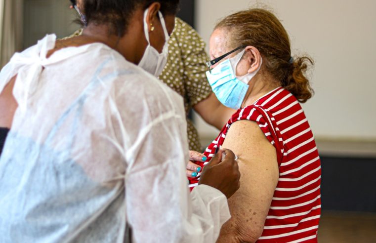 Vacinação continua em Petrópolis