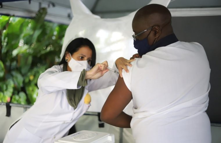 Dos 242 mil moradores da cidade, 15,44% completaram a imunização com a segunda dose