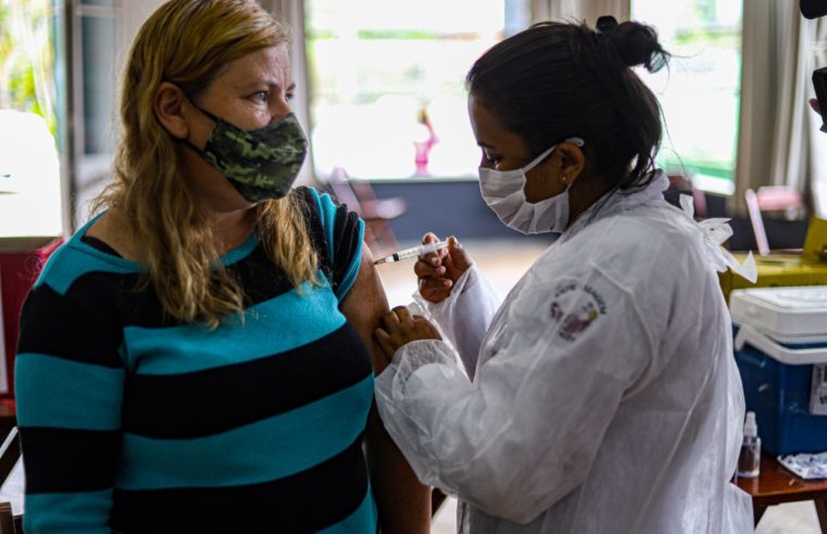 Vacinação para profissionais da Educação começa a ser feita na Casa da Educação Visconde de Mauá