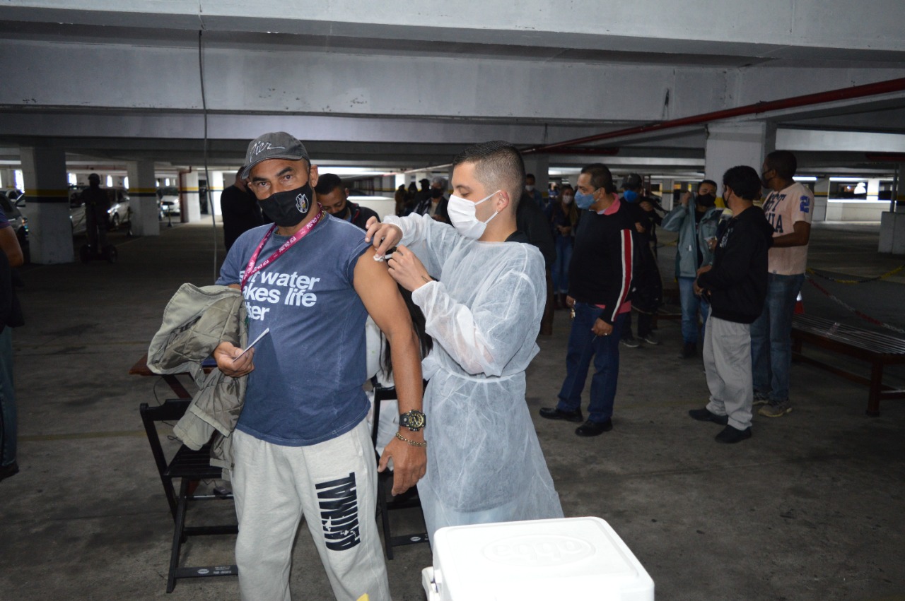 Quase 900 rodoviários e pessoas que trabalham com transporte escolar foram vacinadas contra covid-19 domingo