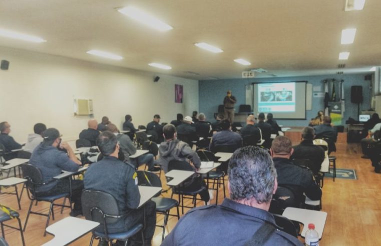 Guardas e agentes de trânsito passam por capacitação
