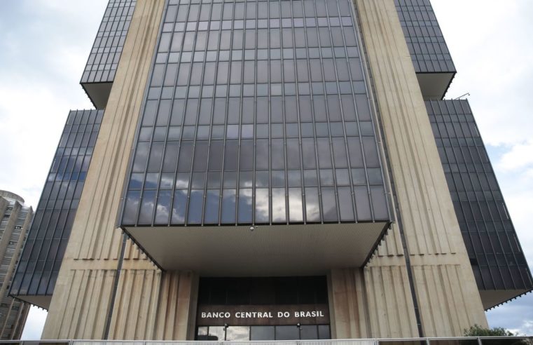 BC projeta “ligeiro superávit” de US$ 3 bilhões para contas externas