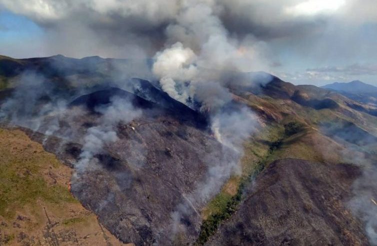 Petrópolis está entre as cidades com maior número de denúncias sobre queimadas