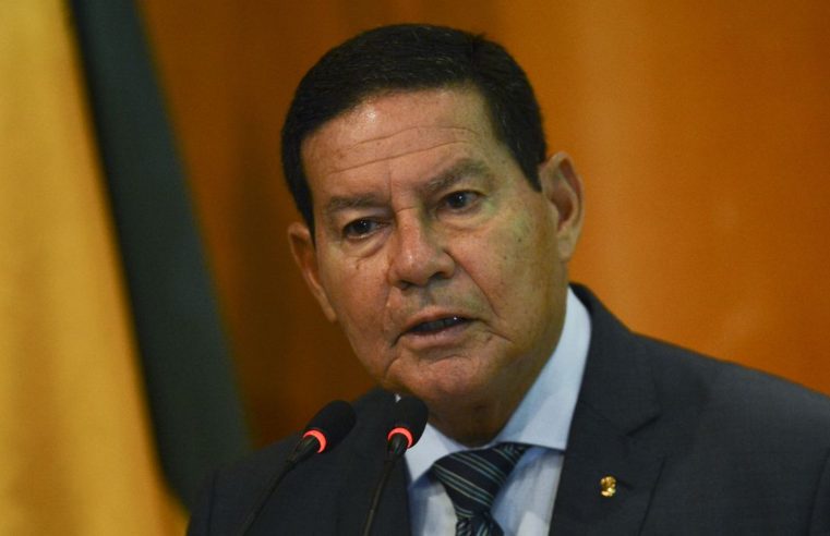 Mourão: Brasil caminha para independência na produção de vacinas