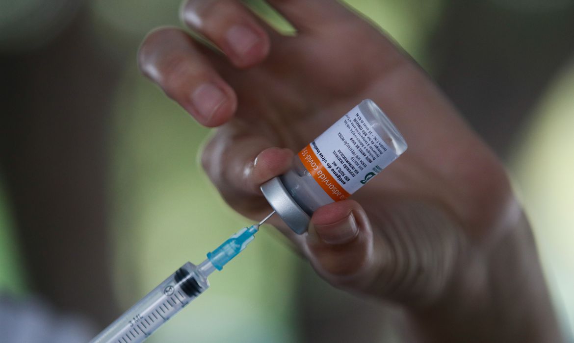 Rio vacina todos os adultos até 31 de agosto; adolescentes em setembro