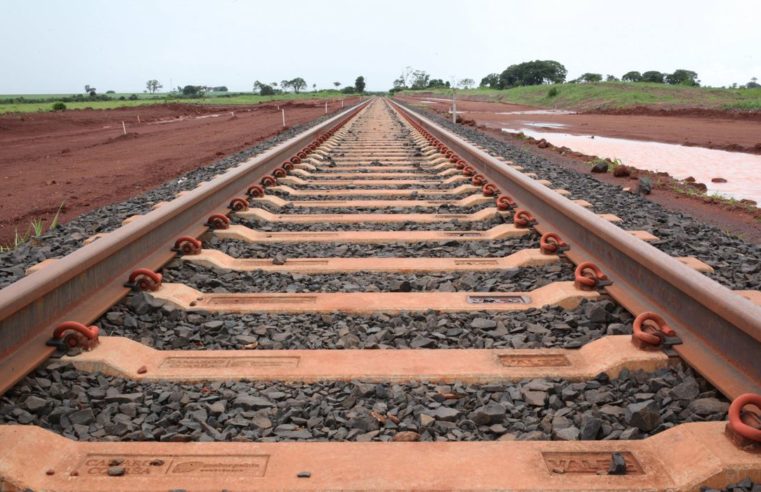 Trens da Companhia Metropolitana estão em greve em São Paulo
