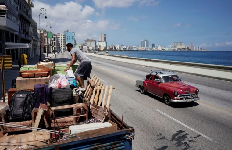 Tempestade tropical passa por Cuba e vai ao Estreito da Flórida