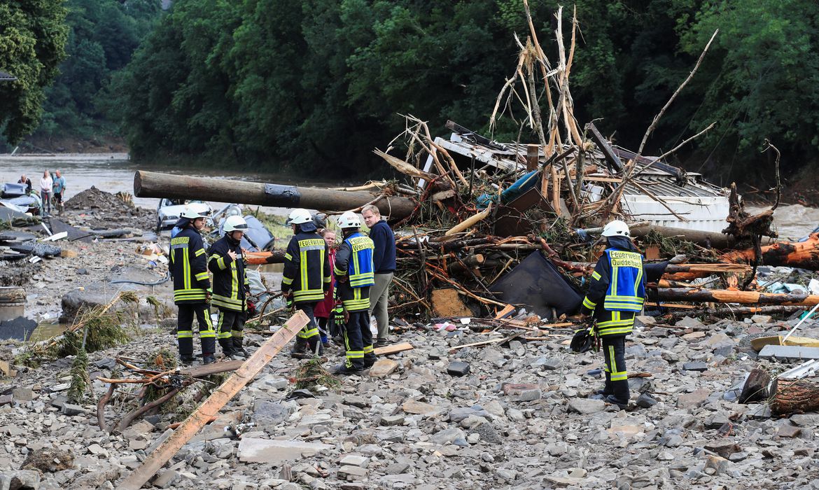 Inundações na Europa Ocidental deixam ao menos 42 mortos