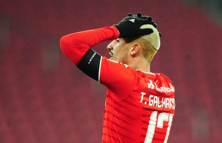 Internacional perde nos pênaltis e está fora da Libertadores