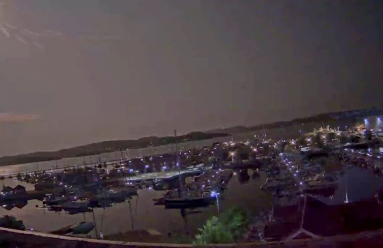 Meteoro ilumina os céus da Noruega; parte pode ter caído perto de Oslo