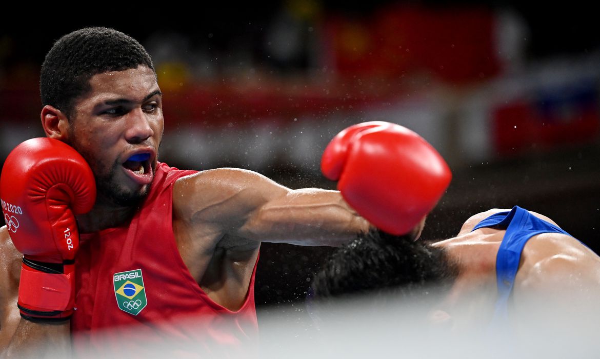 Boxeador Hebert Conceição avança às quartas em Tóquio