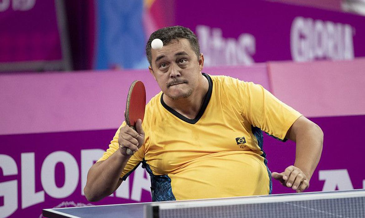 Coluna – Agente de trânsito, mesatenista quer medalha na Paralimpíada