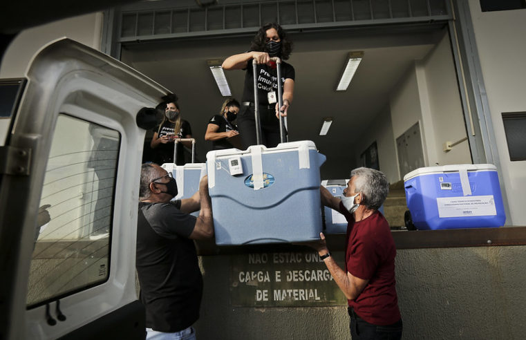 Petrópolis recebeu mais de 7 mil doses contra covid-19 nesta terça-feira