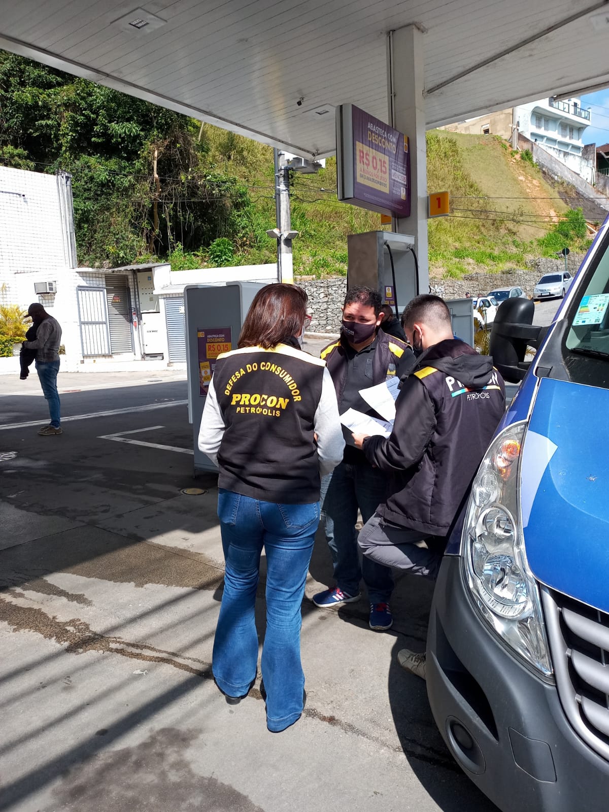 Postos de gasolina recebem fiscalização do Procon Petrópolis