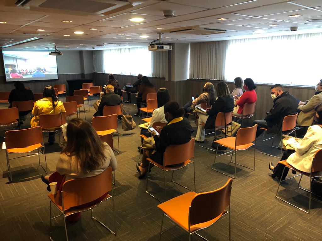 Petrópolis marca presença no 74º Fórum dos Dirigentes Municipais de Educação do Rio de Janeiro