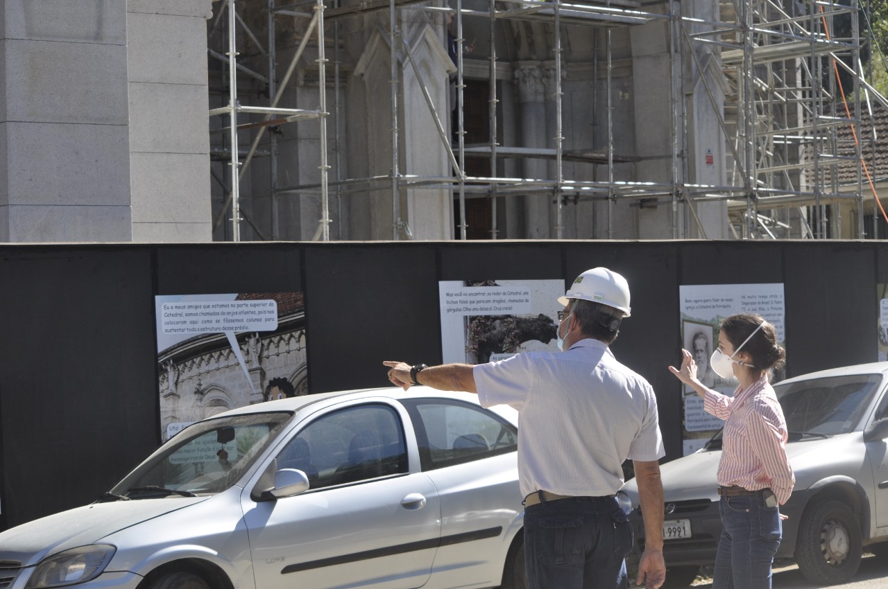 Secretária de Obras de Areal visita a restauração da Catedral de Petrópolis