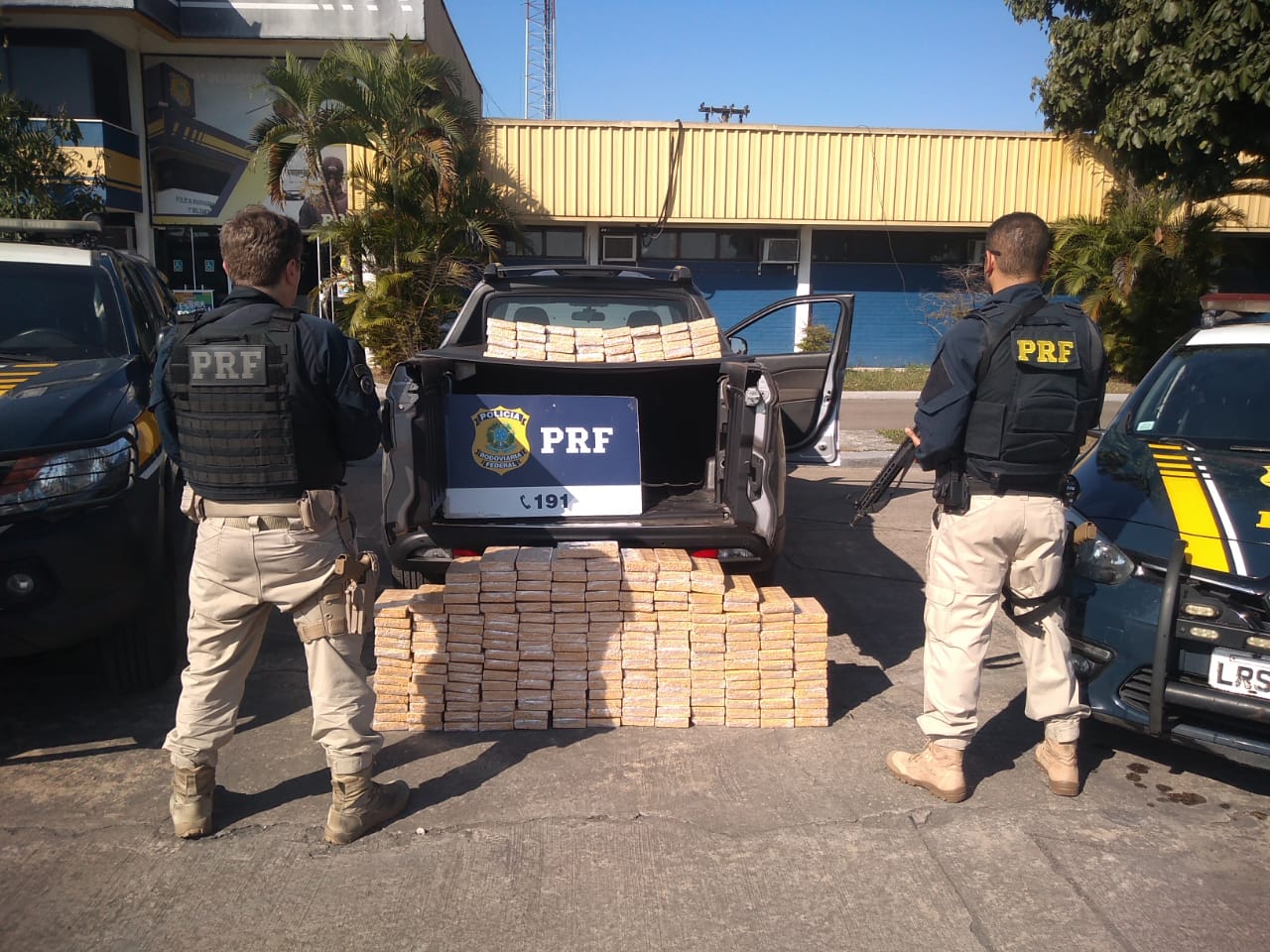 PRF apreende cerca de 240 kg de pasta base de cocaína