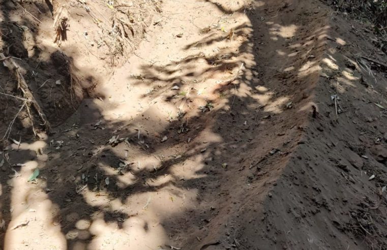 Polícia ambiental flagra corte de talude e abertura clandestina de estrada em Itaipava