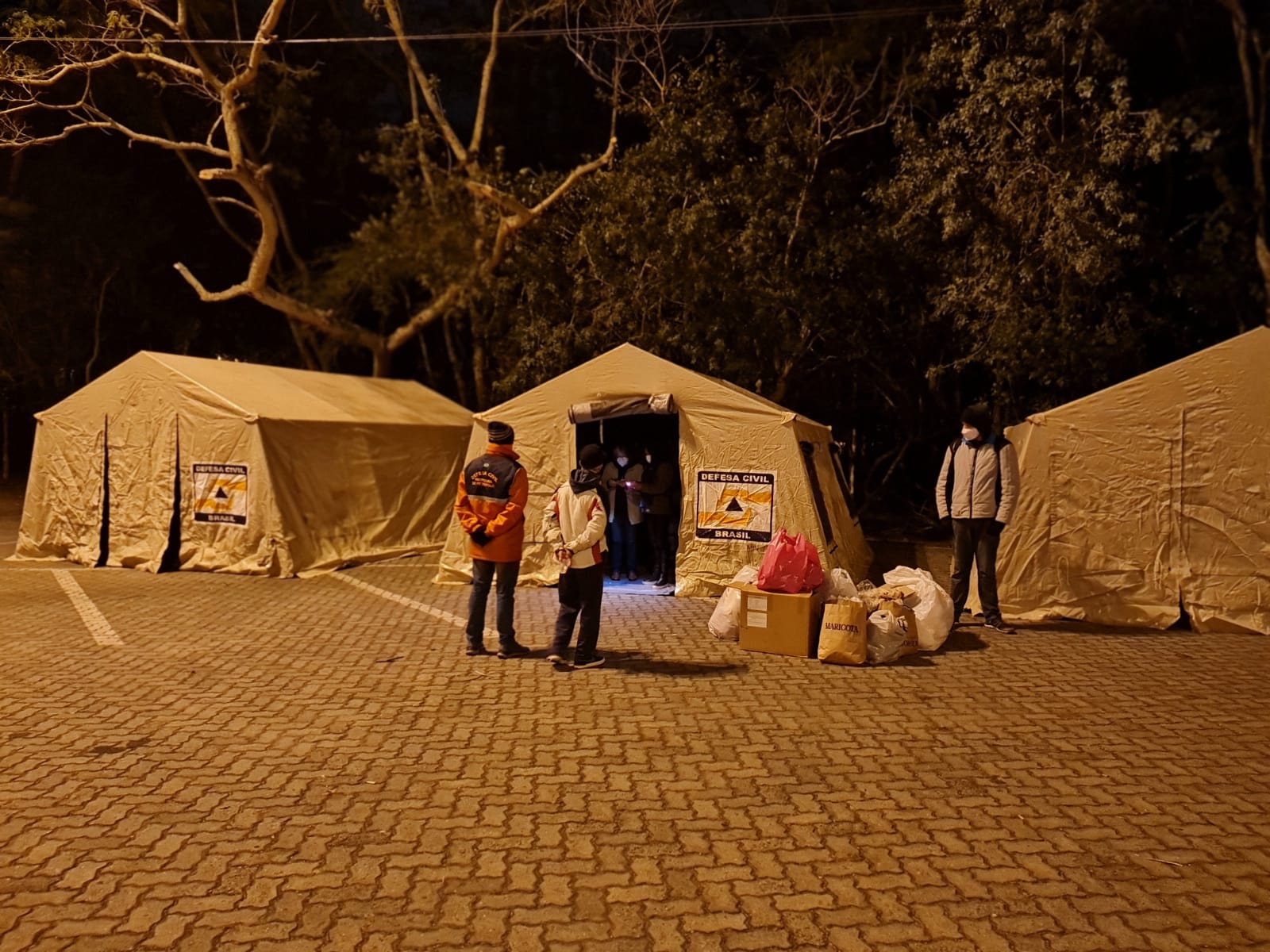 Em segunda noite de frio intenso, mais 40 pessoas em situação de rua foram acolhidas durante ações da prefeitura de Petrópolis