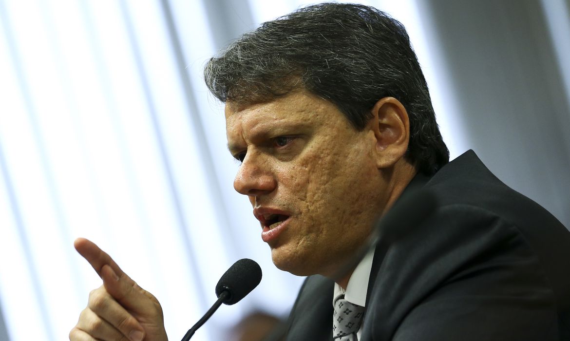 Ministro anuncia retomada de obras do Arco Metropolitano do Rio
