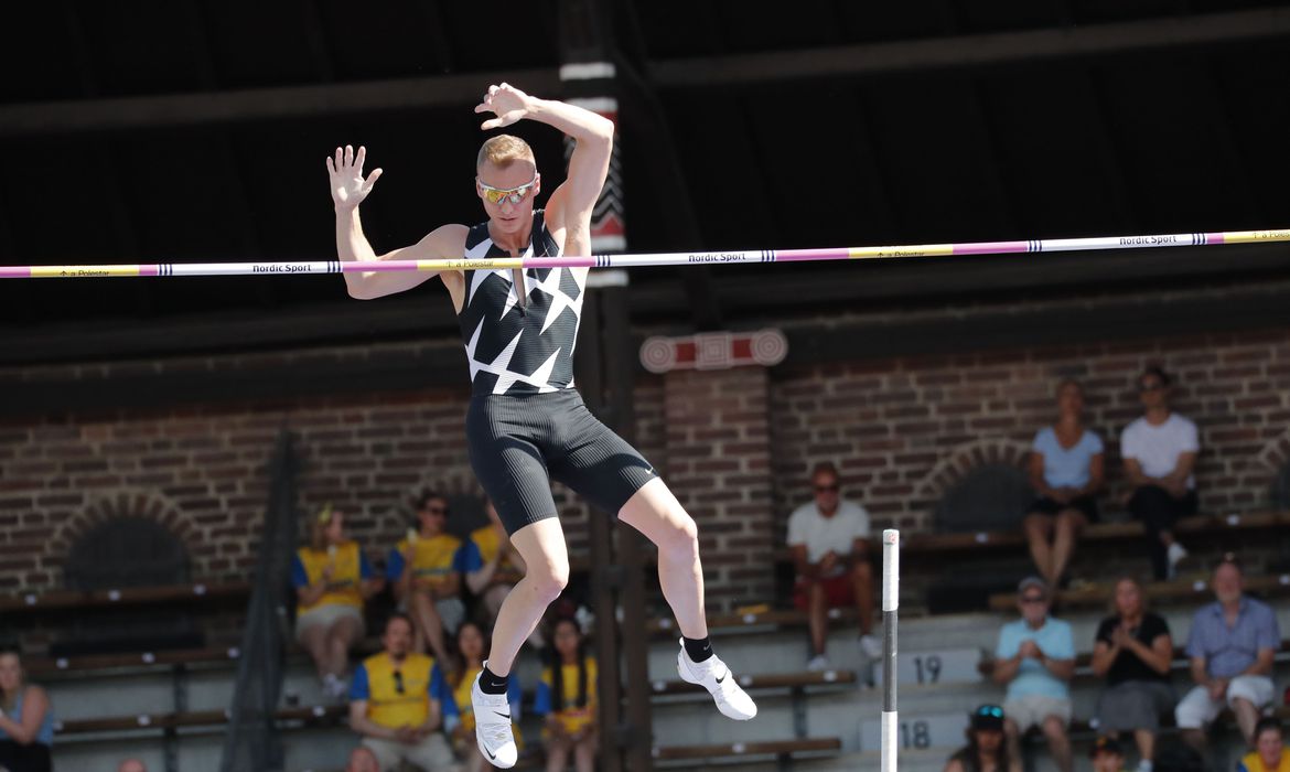 Kendricks, favorito do salto com vara, testa positivo para covid-19