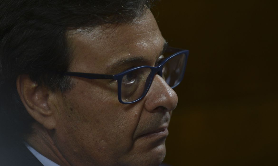 Sem Censura desta segunda-feira recebe o ministro do Turismo