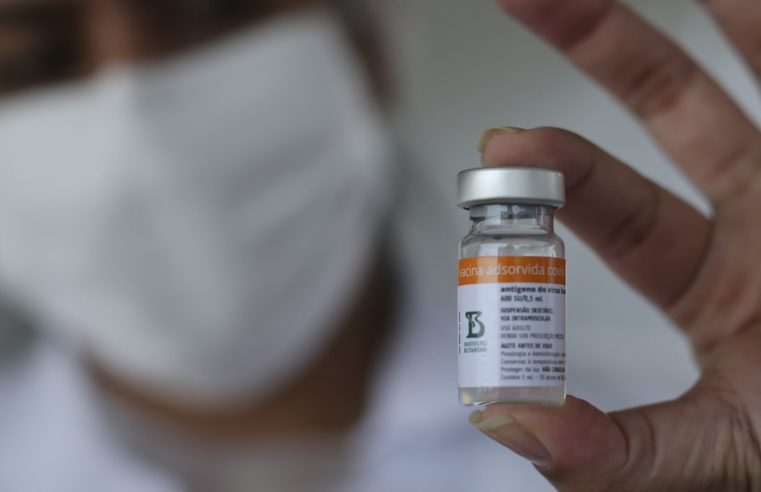 Pesquisa mostra que apenas 32 cidades receberam vacinas vencidas