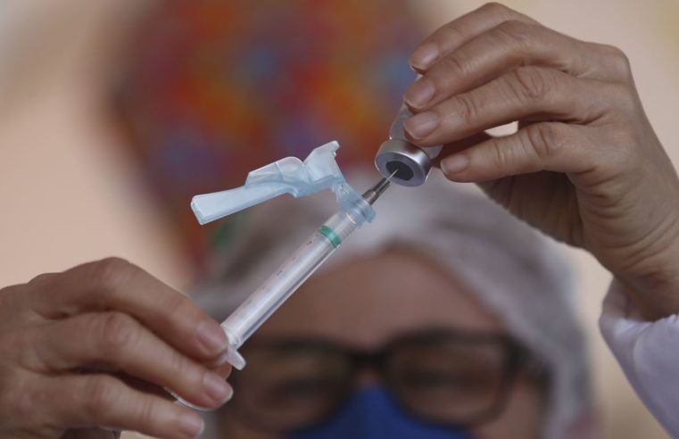 Quase 160 mil pessoas já tomaram a primeira dose da vacina contra covid-19