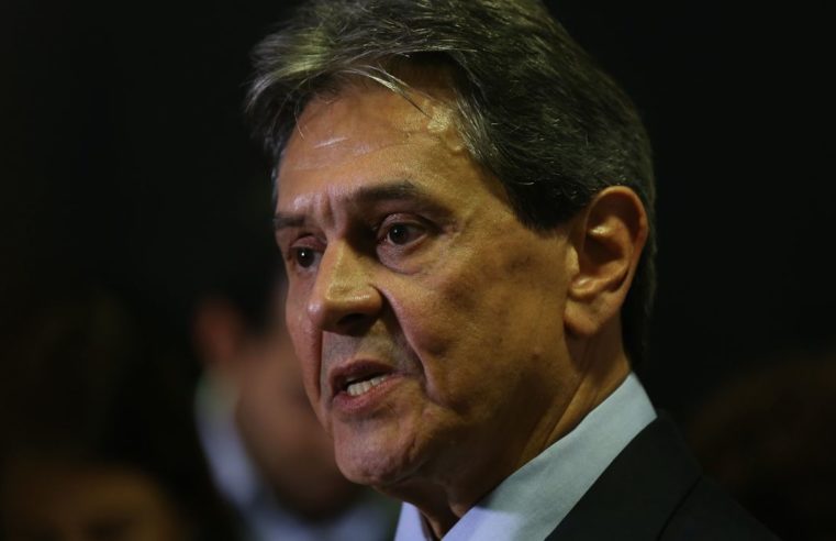 Polícia Federal prende ex-deputado Roberto Jefferson