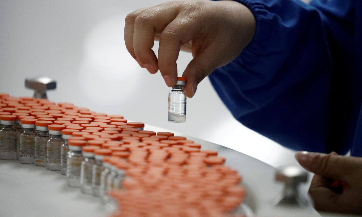 Covid-19: Saúde recebe 2 milhões de doses da CoronaVac