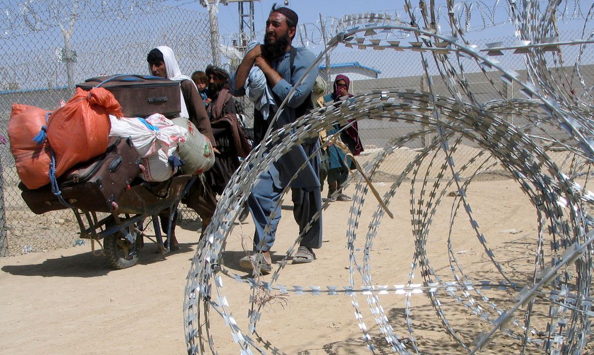 Alta comissária da ONU quer que ações dos talibãs sejam vigiadas