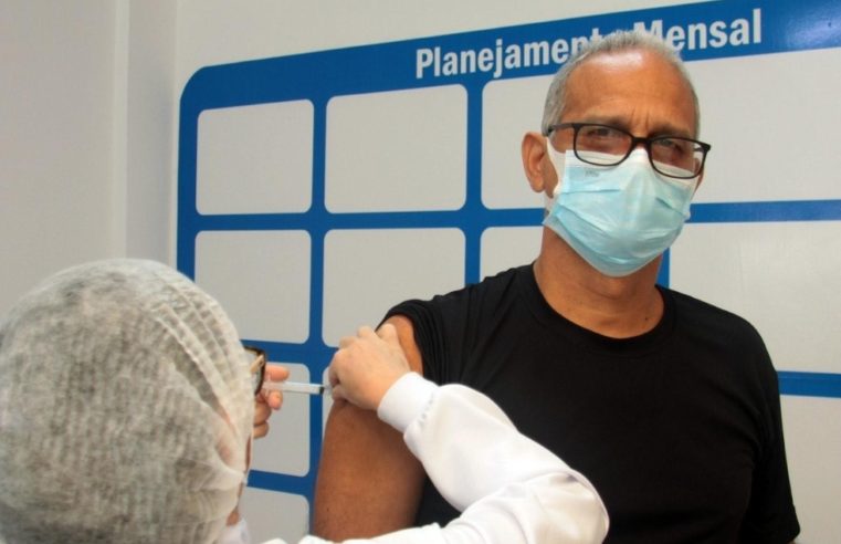 Nova Iguaçu vacina pessoas até 31 anos nesta semana