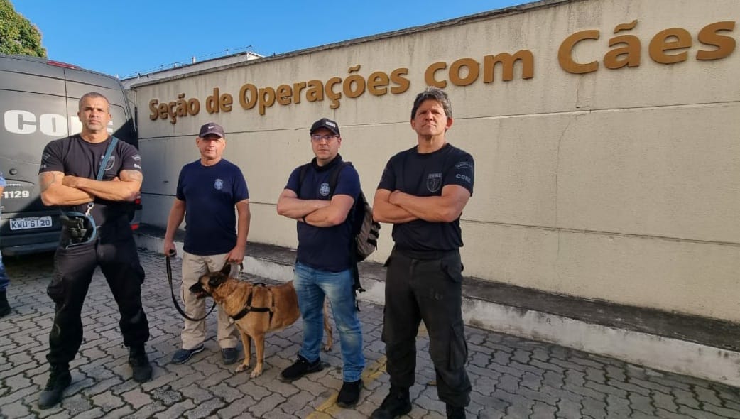 Guarda Civil ministra curso de operação com cães na Cidade da Polícia