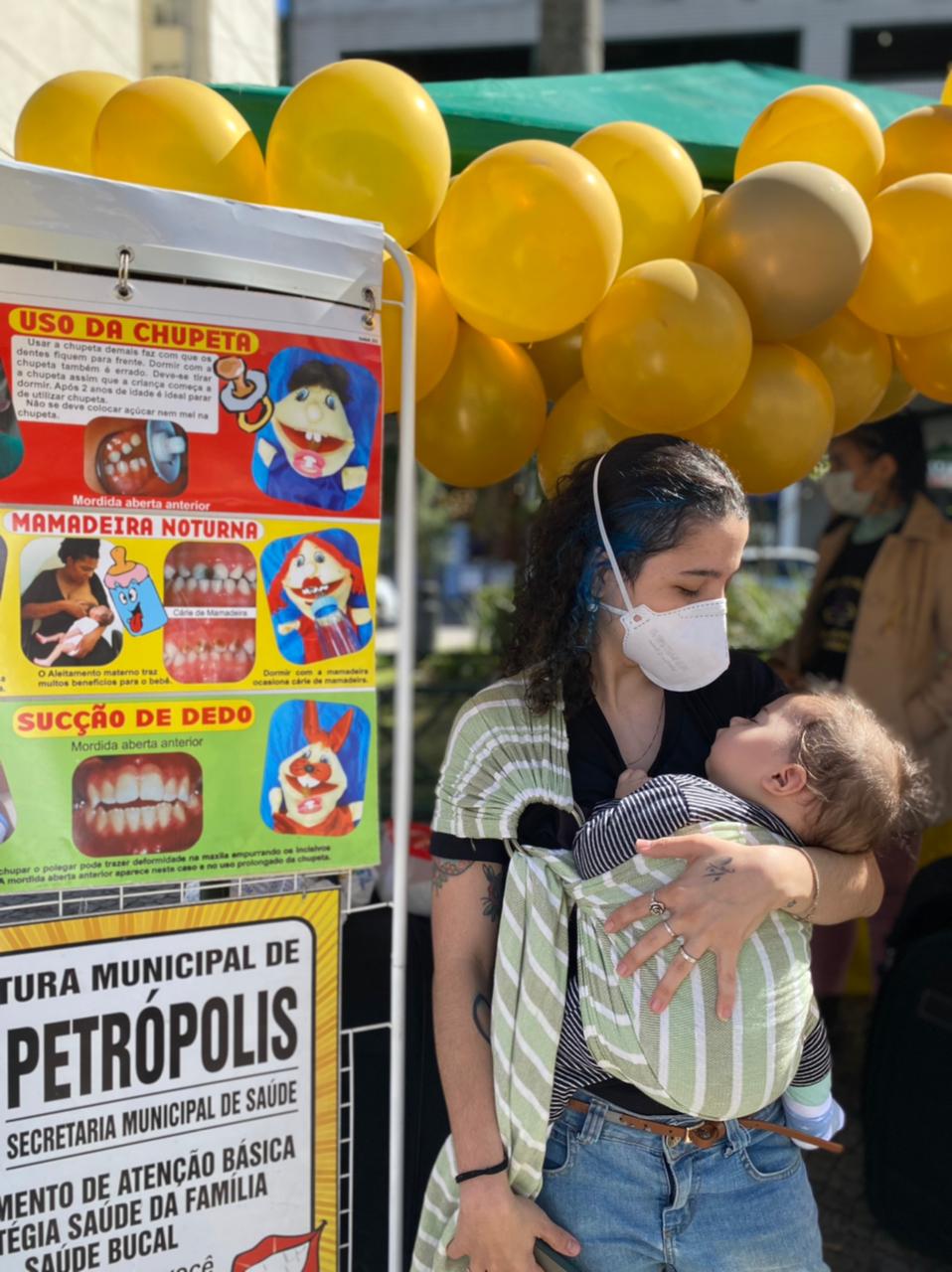 Agosto Dourado: Pit Stop na Praça da Inconfidência orienta e incentiva o aleitamento materno