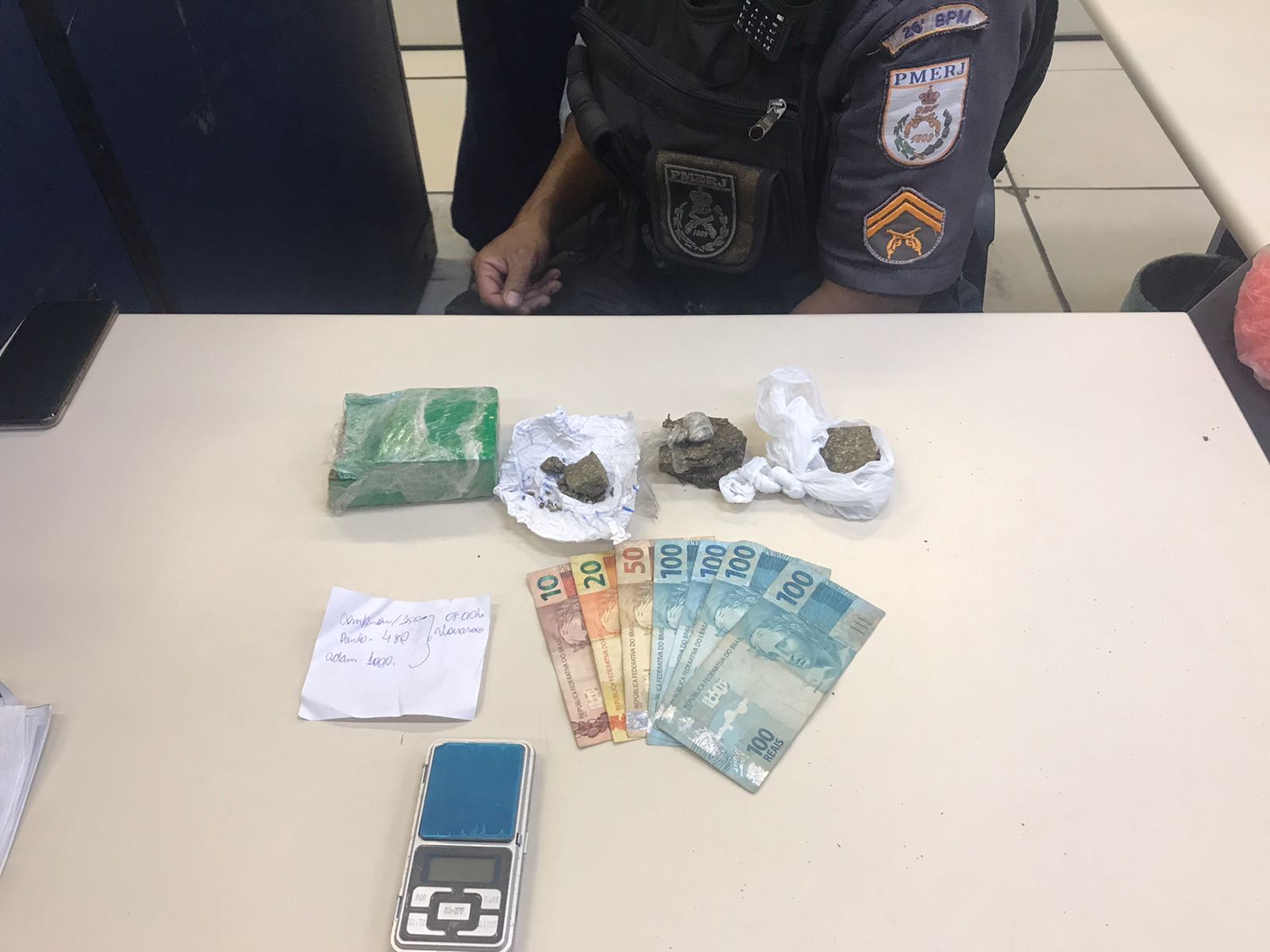 Homem é preso por tráfico de drogas no Alto da Serra