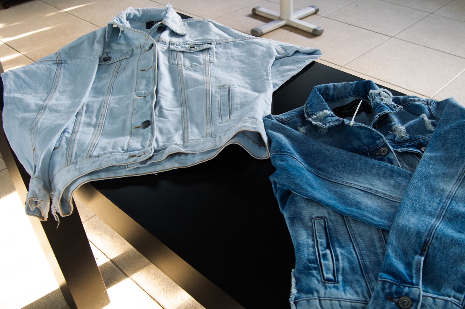 Tem início outlet beneficente da APPO com até 70% de desconto em peças jeans