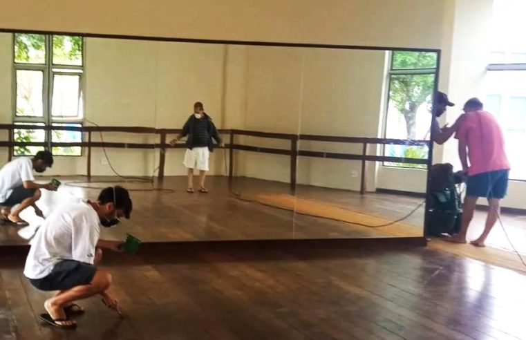 Piso da Casa de Cultura Adolpho Bloch é recuperado para aulas de dança