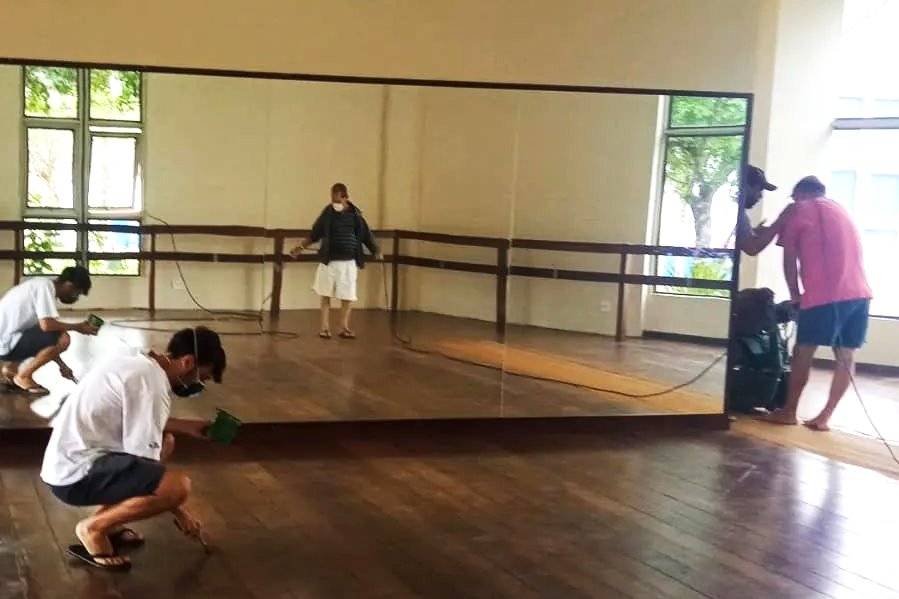 Piso da Casa de Cultura Adolpho Bloch é recuperado para aulas de dança