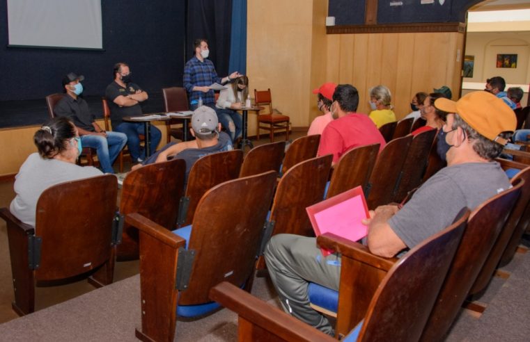 Teresópolis: Equipes da Fiscalização de Posturas e da Vigilância Sanitária, reuniram 20 vendedores ambulantes pré-autorizados para comercialização de produtos alimentícios, bebidas e artigos de artesanato