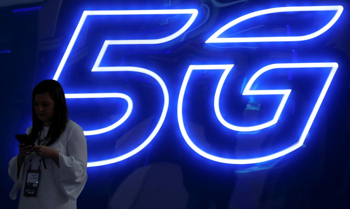 Anatel adia conclusão sobre edital do 5G