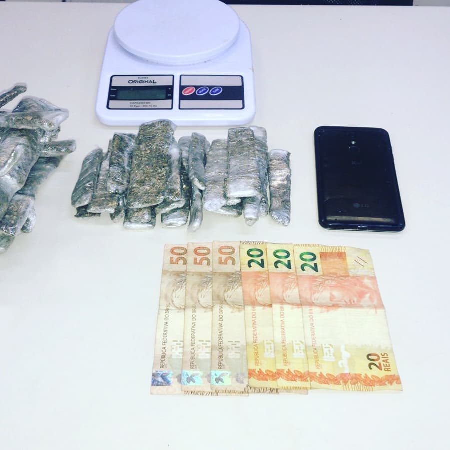 PM apreende drogas no Alto da Serra